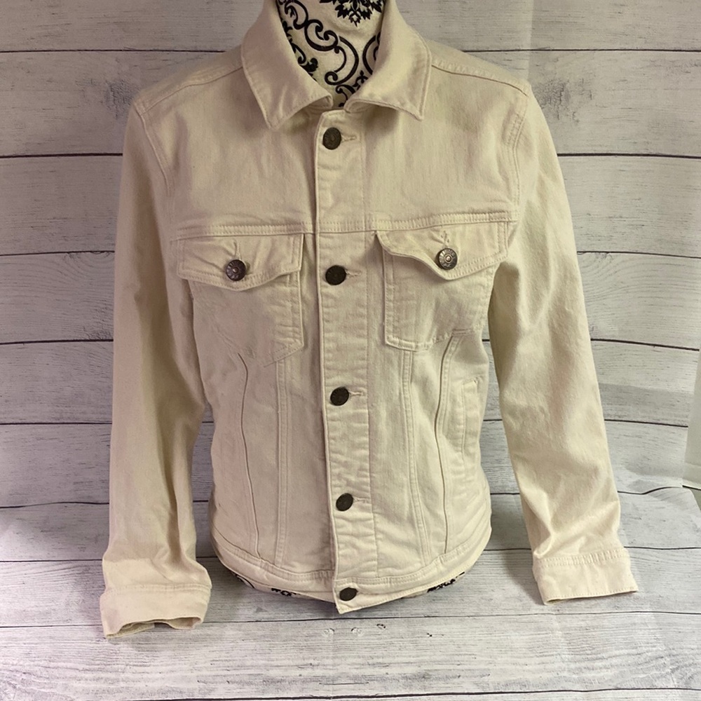 Hollister Button Up Jean Jacket Long Sleeve White Women's size Small Denim EUC!!